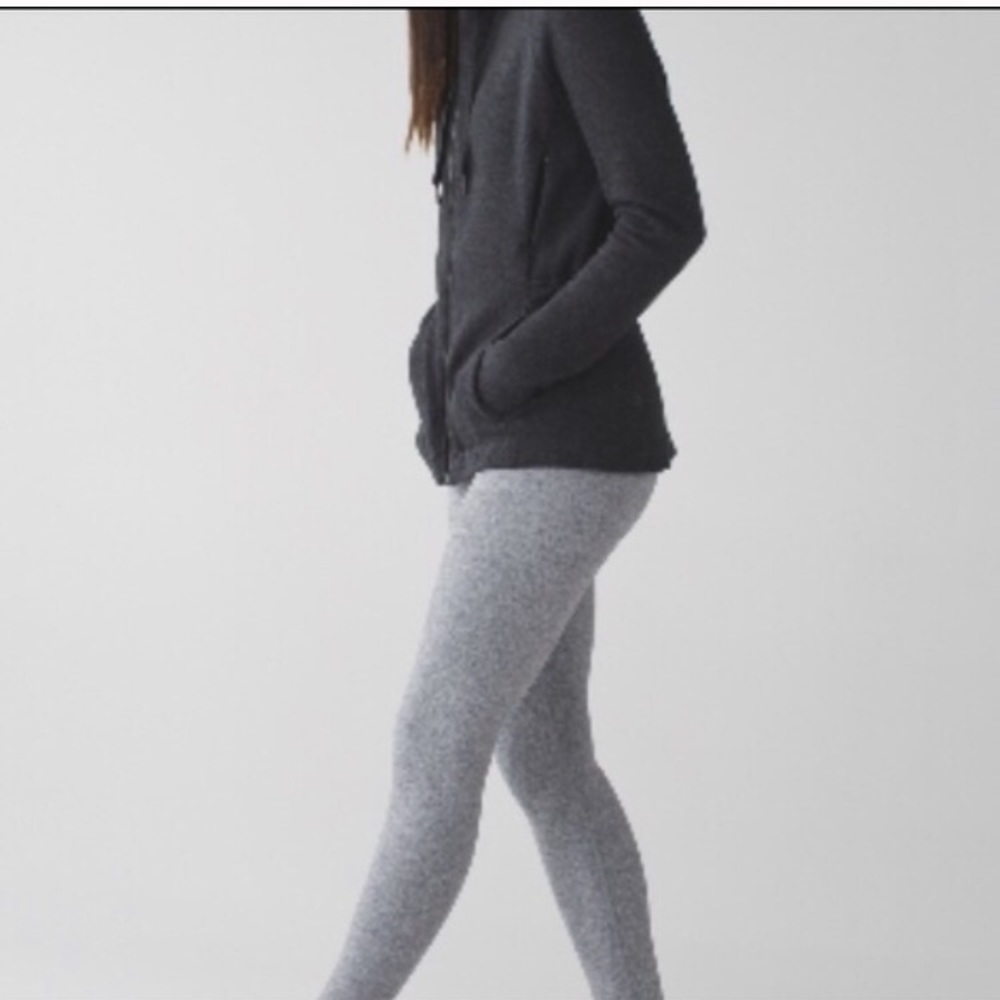 Lululemon wonder under 3/4 length first edition!